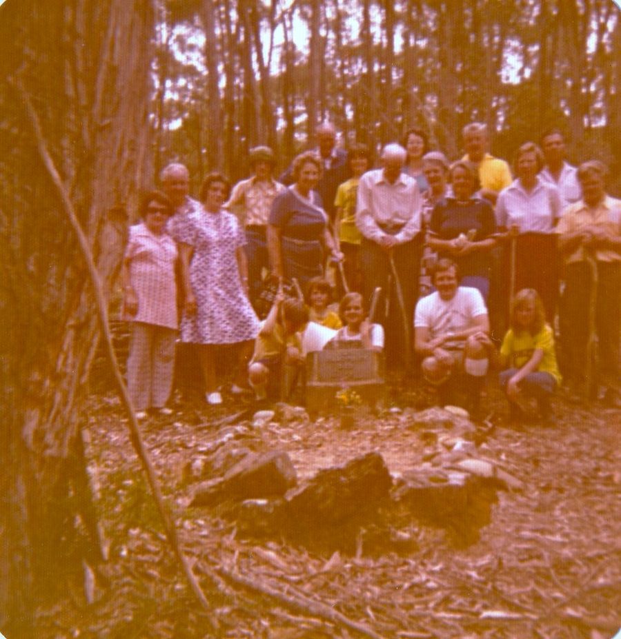 Blackwood & District Historical Society members visiting Isaac Povey's grave, c. 1975
